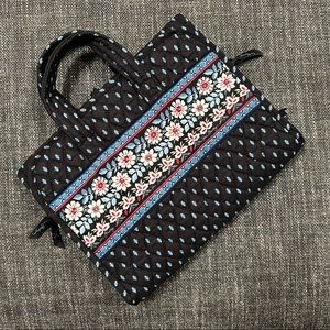 Vera Bradley Navy Daisy Accessory Travel Case